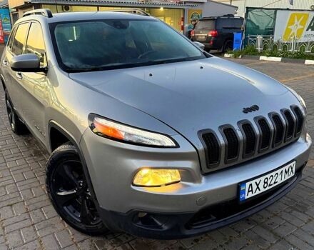 Сірий Джип Cherokee, об'ємом двигуна 2.4 л та пробігом 270 тис. км за 14000 $, фото 3 на Automoto.ua