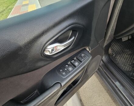 Серый Джип Чероки, объемом двигателя 3.2 л и пробегом 177 тыс. км за 11000 $, фото 10 на Automoto.ua