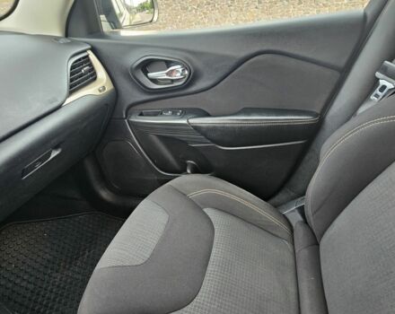 Серый Джип Чероки, объемом двигателя 3.2 л и пробегом 177 тыс. км за 11000 $, фото 13 на Automoto.ua