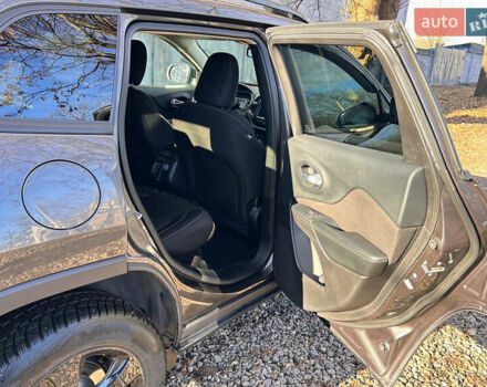 Сірий Джип Cherokee, об'ємом двигуна 2.36 л та пробігом 146 тис. км за 14500 $, фото 18 на Automoto.ua