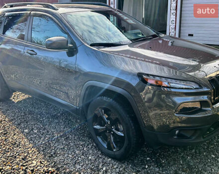 Сірий Джип Cherokee, об'ємом двигуна 2.36 л та пробігом 146 тис. км за 14500 $, фото 1 на Automoto.ua