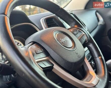 Джип Cherokee 2015 у Ахтырке на Automoto.ua Сірий Джип Cherokee, об'ємом двигуна 2.4 л та пробігом 145 тис. км за 11850 $, фото 27 на Automoto.ua