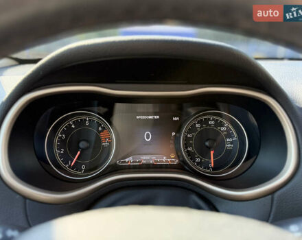 Джип Чероки 2015 в Чернигове на Automoto.ua Серый Джип Чероки, объемом двигателя 2.36 л и пробегом 161 тыс. км за 13500 $, фото 11 на Automoto.ua