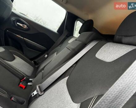 Сірий Джип Cherokee, об'ємом двигуна 2.36 л та пробігом 140 тис. км за 11852 $, фото 32 на Automoto.ua