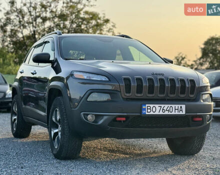 Сірий Джип Cherokee, об'ємом двигуна 3.24 л та пробігом 185 тис. км за 13700 $, фото 5 на Automoto.ua