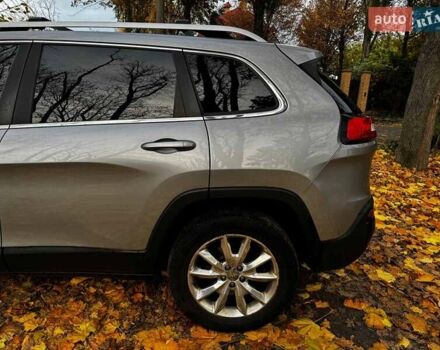 Сірий Джип Cherokee, об'ємом двигуна 3.2 л та пробігом 224 тис. км за 12290 $, фото 9 на Automoto.ua