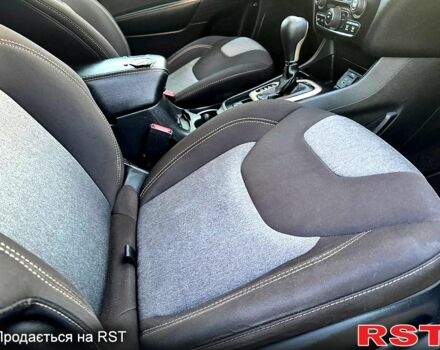 Джип Cherokee 2015 у Ахтырке на Automoto.ua Сірий Джип Cherokee, об'ємом двигуна 2.4 л та пробігом 150 тис. км за 11850 $, фото 9 на Automoto.ua