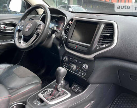 Сірий Джип Cherokee, об'ємом двигуна 3.24 л та пробігом 176 тис. км за 17800 $, фото 11 на Automoto.ua
