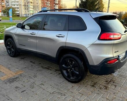 Сірий Джип Cherokee, об'ємом двигуна 2.4 л та пробігом 270 тис. км за 14000 $, фото 1 на Automoto.ua