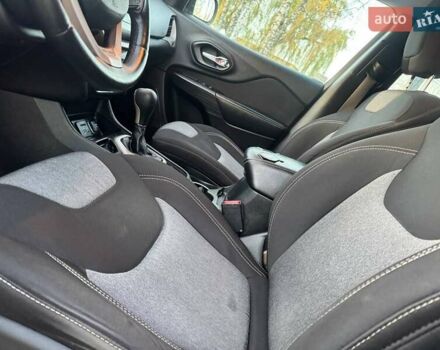 Джип Cherokee 2015 у Ахтырке на Automoto.ua Сірий Джип Cherokee, об'ємом двигуна 2.4 л та пробігом 145 тис. км за 11850 $, фото 8 на Automoto.ua