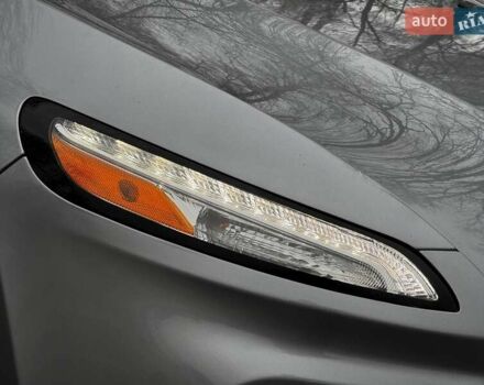 Сірий Джип Cherokee, об'ємом двигуна 2.36 л та пробігом 140 тис. км за 11852 $, фото 5 на Automoto.ua