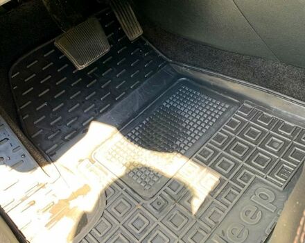 Сірий Джип Cherokee, об'ємом двигуна 2.4 л та пробігом 167 тис. км за 13500 $, фото 8 на Automoto.ua