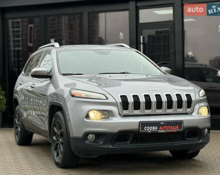 Сірий Джип Cherokee, об'ємом двигуна 2.36 л та пробігом 190 тис. км за 12000 $, фото 2 на Automoto.ua