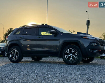 Сірий Джип Cherokee, об'ємом двигуна 3.24 л та пробігом 185 тис. км за 13700 $, фото 8 на Automoto.ua
