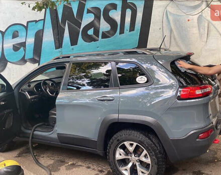 Сірий Джип Cherokee, об'ємом двигуна 3.24 л та пробігом 190 тис. км за 18000 $, фото 10 на Automoto.ua