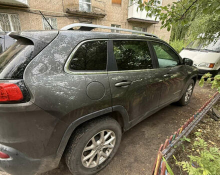 Серый Джип Чероки, объемом двигателя 2.36 л и пробегом 230 тыс. км за 14000 $, фото 2 на Automoto.ua