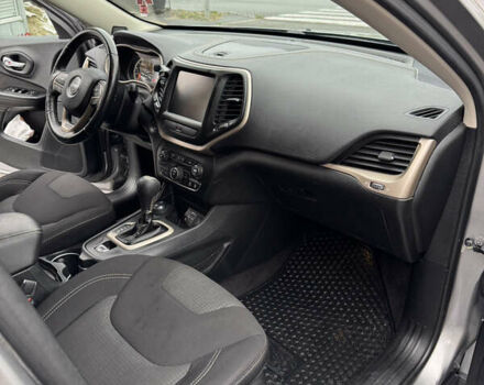 Серый Джип Чероки, объемом двигателя 3.24 л и пробегом 148 тыс. км за 17500 $, фото 17 на Automoto.ua