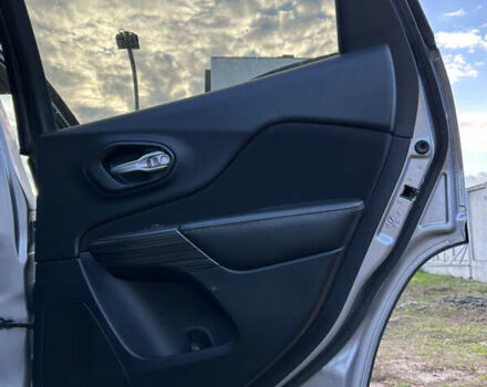 Сірий Джип Cherokee, об'ємом двигуна 2.36 л та пробігом 92 тис. км за 15900 $, фото 12 на Automoto.ua