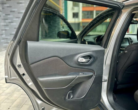 Сірий Джип Cherokee, об'ємом двигуна 2.4 л та пробігом 171 тис. км за 12999 $, фото 39 на Automoto.ua