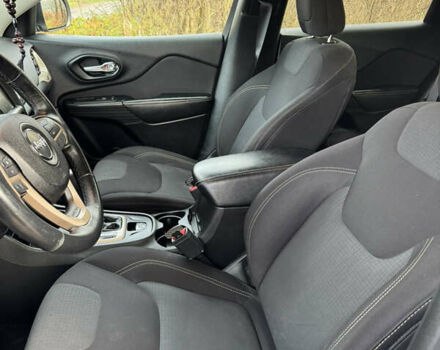 Серый Джип Чероки, объемом двигателя 2.36 л и пробегом 184 тыс. км за 14500 $, фото 13 на Automoto.ua