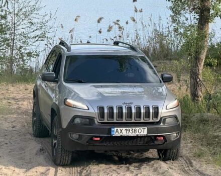 Сірий Джип Cherokee, об'ємом двигуна 2.4 л та пробігом 320 тис. км за 12000 $, фото 1 на Automoto.ua