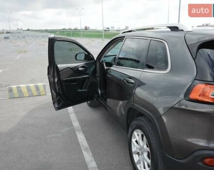 Сірий Джип Cherokee, об'ємом двигуна 2.36 л та пробігом 150 тис. км за 14500 $, фото 7 на Automoto.ua
