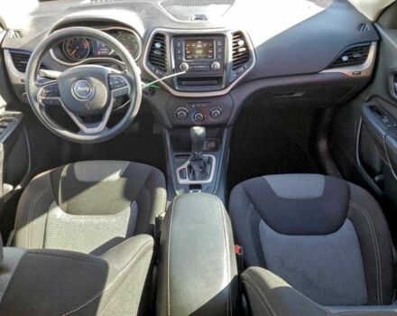 Серый Джип Чероки, объемом двигателя 0 л и пробегом 160 тыс. км за 2000 $, фото 7 на Automoto.ua