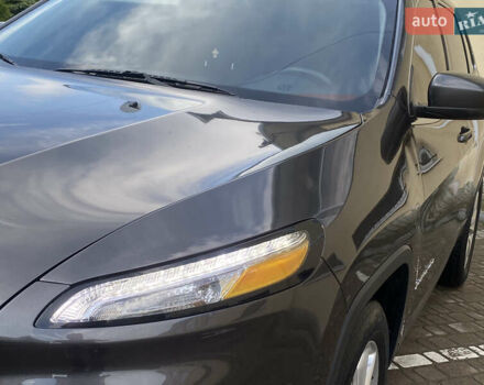 Джип Чероки 2016 в Трускавце на Automoto.ua Серый Джип Чероки, объемом двигателя 3.24 л и пробегом 159 тыс. км за 13999 $, фото 18 на Automoto.ua