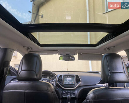 Джип Чероки 2016 в Трускавце на Automoto.ua Серый Джип Чероки, объемом двигателя 3.24 л и пробегом 159 тыс. км за 13999 $, фото 54 на Automoto.ua