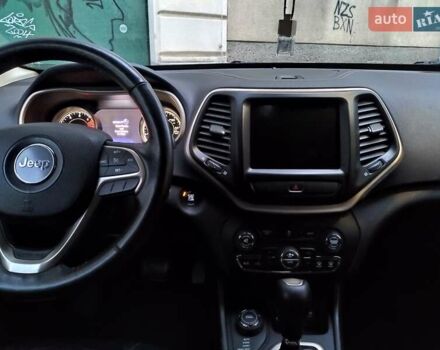 Сірий Джип Cherokee, об'ємом двигуна 2.4 л та пробігом 89 тис. км за 16000 $, фото 12 на Automoto.ua