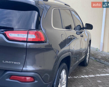 Джип Чероки 2016 в Трускавце на Automoto.ua Серый Джип Чероки, объемом двигателя 3.24 л и пробегом 159 тыс. км за 13999 $, фото 26 на Automoto.ua