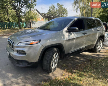 Джип Чероки 2016 в Лубнах на Automoto.ua Серый Джип Чероки, объемом двигателя 2.36 л и пробегом 200 тыс. км за 13499 $, фото 2 на Automoto.ua