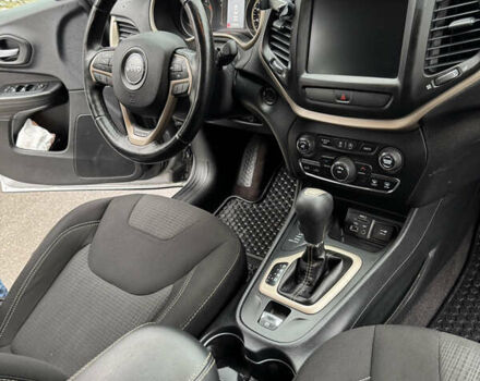 Серый Джип Чероки, объемом двигателя 3.24 л и пробегом 148 тыс. км за 17500 $, фото 16 на Automoto.ua