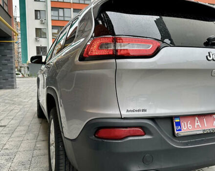 Сірий Джип Cherokee, об'ємом двигуна 2.4 л та пробігом 171 тис. км за 12999 $, фото 20 на Automoto.ua