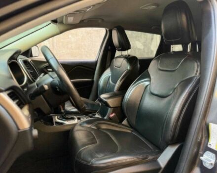 Джип Чероки 2016 в Днепре (Днепропетровске) на Automoto.ua Серый Джип Чероки, объемом двигателя 2.4 л и пробегом 80 тыс. км за 12600 $, фото 8 на Automoto.ua