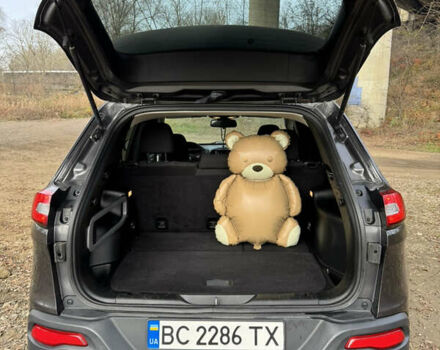 Серый Джип Чероки, объемом двигателя 2.36 л и пробегом 184 тыс. км за 14500 $, фото 21 на Automoto.ua