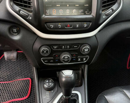 Серый Джип Чероки, объемом двигателя 3.24 л и пробегом 173 тыс. км за 15499 $, фото 9 на Automoto.ua