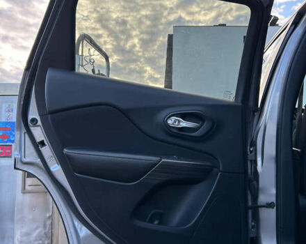 Сірий Джип Cherokee, об'ємом двигуна 2.36 л та пробігом 92 тис. км за 15900 $, фото 14 на Automoto.ua