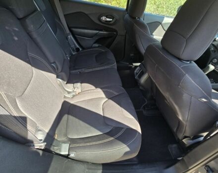 Сірий Джип Cherokee, об'ємом двигуна 3.2 л та пробігом 281 тис. км за 12500 $, фото 3 на Automoto.ua