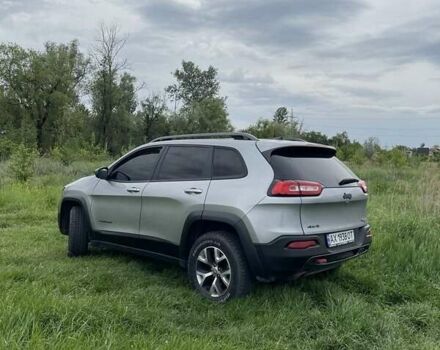 Сірий Джип Cherokee, об'ємом двигуна 2.4 л та пробігом 320 тис. км за 12000 $, фото 4 на Automoto.ua