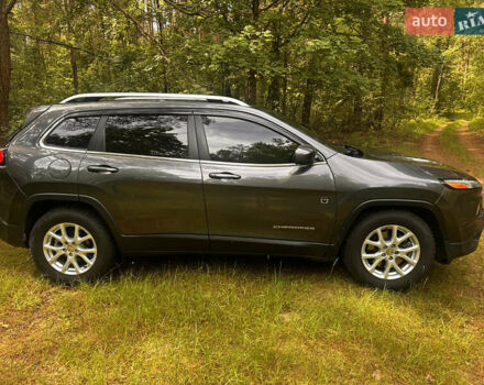 Джип Чероки 2016 в Городне на Automoto.ua Серый Джип Чероки, объемом двигателя 2.36 л и пробегом 127 тыс. км за 15500 $, фото 8 на Automoto.ua