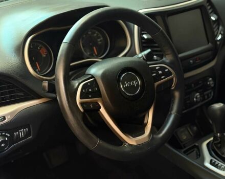 Джип Чероки 2016 в Днепре (Днепропетровске) на Automoto.ua Серый Джип Чероки, объемом двигателя 2.4 л и пробегом 80 тыс. км за 12600 $, фото 9 на Automoto.ua