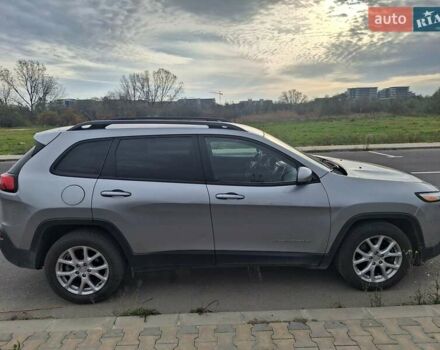 Серый Джип Чероки, объемом двигателя 2.36 л и пробегом 196 тыс. км за 11000 $, фото 3 на Automoto.ua