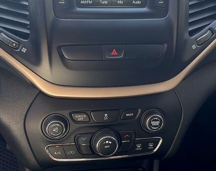 Серый Джип Чероки, объемом двигателя 2.4 л и пробегом 210 тыс. км за 12200 $, фото 6 на Automoto.ua