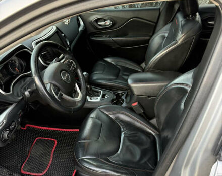 Серый Джип Чероки, объемом двигателя 3.24 л и пробегом 173 тыс. км за 15499 $, фото 5 на Automoto.ua