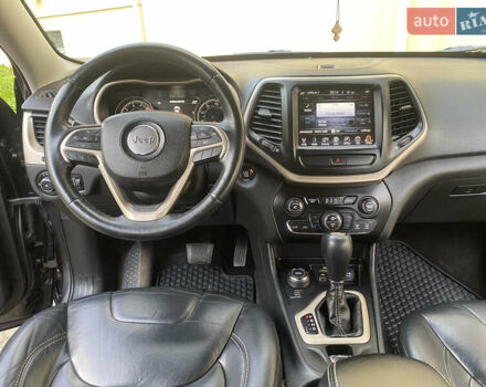 Джип Чероки 2016 в Трускавце на Automoto.ua Серый Джип Чероки, объемом двигателя 3.24 л и пробегом 159 тыс. км за 13999 $, фото 40 на Automoto.ua