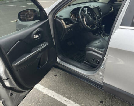 Сірий Джип Cherokee, об'ємом двигуна 2.36 л та пробігом 203 тис. км за 13600 $, фото 8 на Automoto.ua