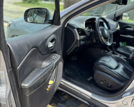 Серый Джип Чероки, объемом двигателя 2.36 л и пробегом 143 тыс. км за 14999 $, фото 5 на Automoto.ua