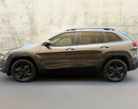 Джип Чероки 2016 в Днепре (Днепропетровске) на Automoto.ua Серый Джип Чероки, объемом двигателя 2.4 л и пробегом 80 тыс. км за 12600 $, фото 3 на Automoto.ua