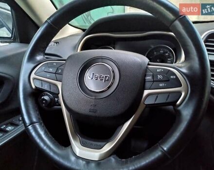 Сірий Джип Cherokee, об'ємом двигуна 2.4 л та пробігом 89 тис. км за 16000 $, фото 10 на Automoto.ua